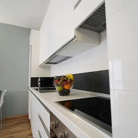 Modern Apt Next To M3 Metro, Milan Milano
