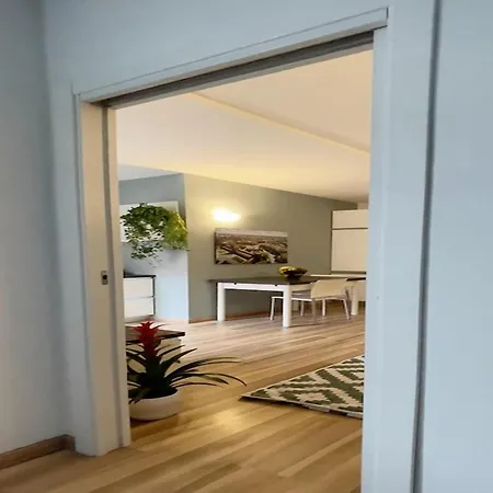 Modern Apt Next To M3 Metro, Milan * Milano