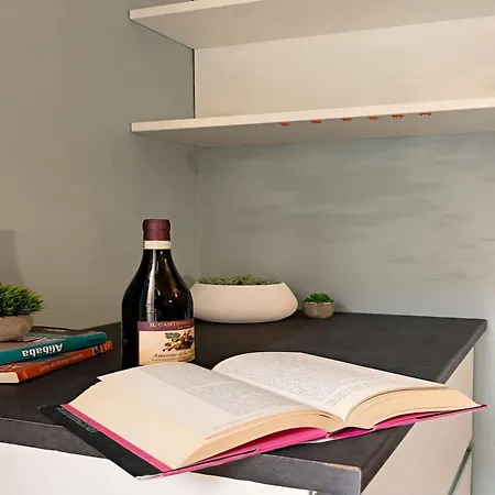 Modern Apt Next To M3 Metro, Milan *