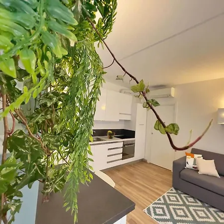Modern Apt Next To M3 Metro, Milan Milano