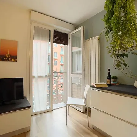 Modern Apt Next To M3 Metro, Milan Lägenhet *
